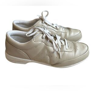 Women's Propet Washable Walker Bone/White, Size 8 Wide. Comfort, Stable, Walking